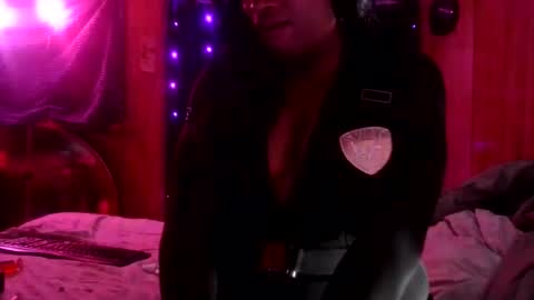 TsNitra online show from October 2025 08:58:01 PM