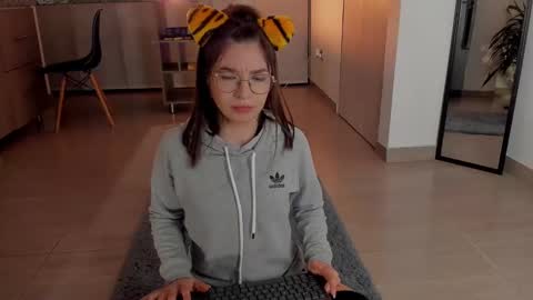 Tsuky online show from December 2024 02:35:01 AM