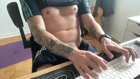 TT Boy2000 online show from September 2025 03:23:01 PM