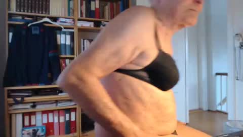 FINN but call me NANNA online show from February 2025 09:21:01 AM