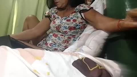 Mae online show from November 2025 10:20:02 PM