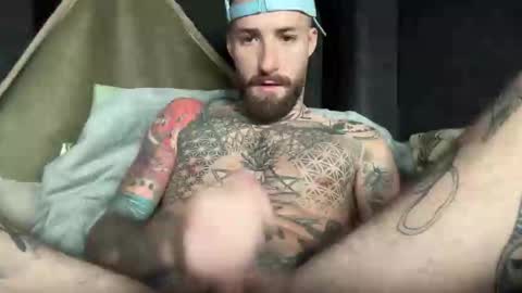 Tuhands online show from November 2025 01:32:02 PM