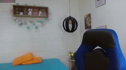 tulunaroja online show from November 2025 07:58:01 PM