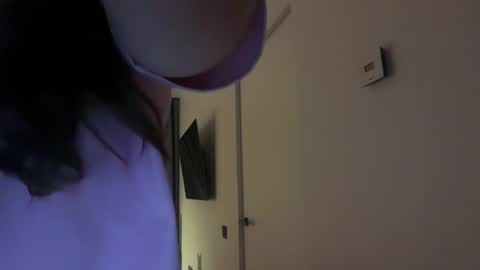 Ariana online show from April 2026 08:09:02 PM