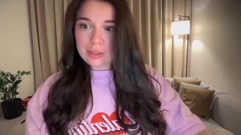 Snapshot of tutti_frutti_ chatting on May 2026 08:28:01 PM Ariana online show from May 2026 08:28:01 PM