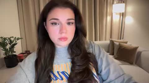 Snapshot of tutti_frutti_ chatting on June 2026 08:12:02 PM Ariana online show from June 2026 08:12:02 PM