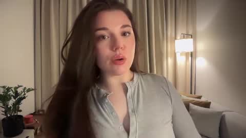 Snapshot of tutti_frutti_ chatting on June 2026 06:47:01 PM Ariana online show from June 2026 06:47:01 PM
