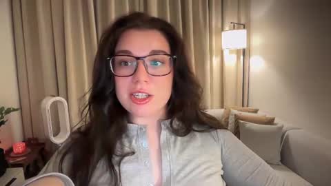 Snapshot of tutti_frutti_ chatting on June 2026 07:25:02 PM Ariana online show from June 2026 07:25:02 PM