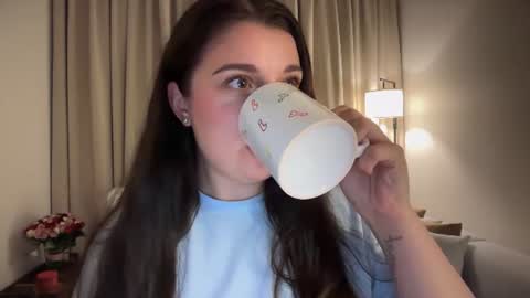 Snapshot of tutti_frutti_ chatting on July 2026 08:55:01 PM Ariana online show from July 2026 08:55:01 PM