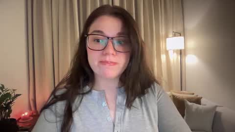 Snapshot of tutti_frutti_ chatting on August 2026 08:30:01 PM Ariana online show from August 2026 08:30:01 PM