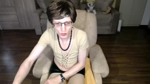 Snapshot of tvclementine chatting on June 2026 06:04:01 AM Clementine online show from June 2026 06:04:01 AM