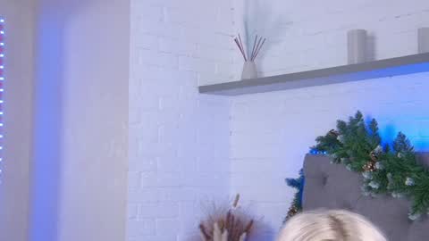 Hallie online show from December 2024 07:22:01 AM