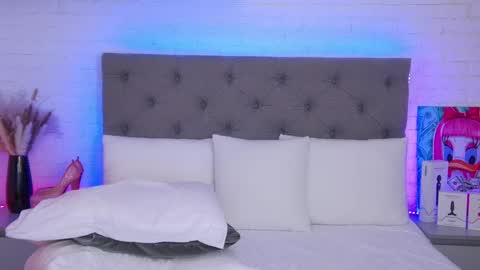 Hallie online show from March 2025 04:04:01 AM