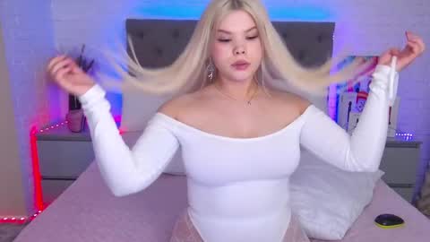 Hallie online show from March 2025 05:03:02 AM