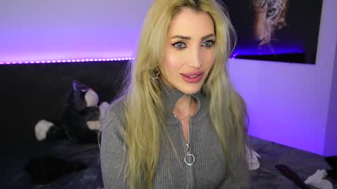 MayCarrey online show from December 2024 06:22:02 AM