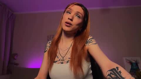 Snapshot of twiinkie_pie chatting on November 2025 06:19:02 PM Maria 3 online show from November 2025 06:19:02 PM