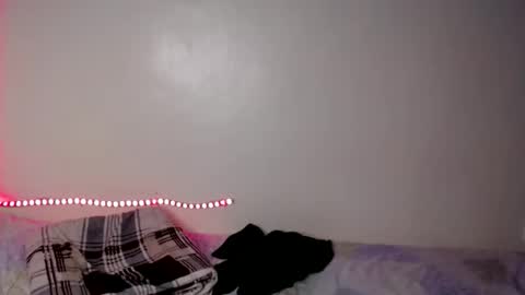 Snapshot of twilight_rose chatting on October 2025 01:54:02 PM Twillight online show from October 2025 01:54:02 PM