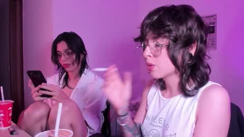 Eve  Lili online show from December 2025 10:16:02 PM