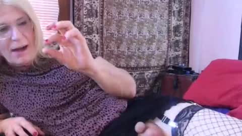 Kitten online show from December 2025 02:33:01 PM