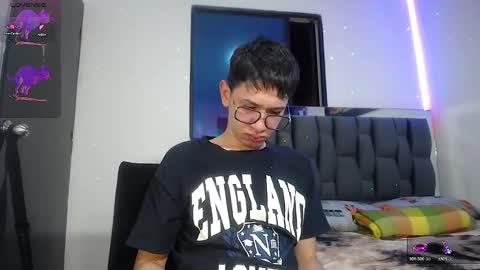 Snapshot of twink_daren chatting on January 2025 05:49:02 PM Mr Daren online show from January 2025 05:49:02 PM