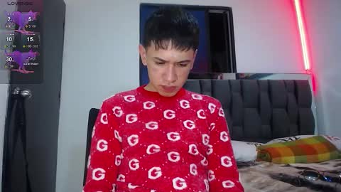 Snapshot of twink_daren chatting on February 2025 06:29:02 PM Mr Daren online show from February 2025 06:29:02 PM