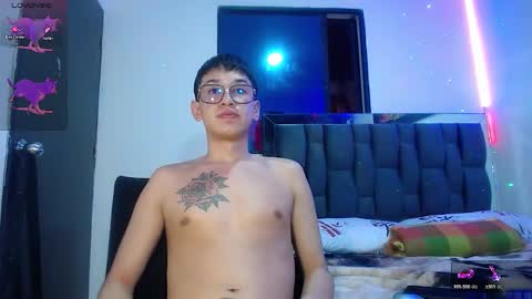 Snapshot of twink_daren chatting on February 2025 08:03:01 PM Mr Daren online show from February 2025 08:03:01 PM