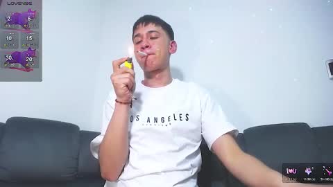 Snapshot of twink_daren chatting on March 2025 12:21:01 AM Mr Daren online show from March 2025 12:21:01 AM