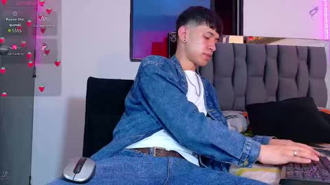 Snapshot of twink_daren chatting on September 2025 05:13:02 PM Mr Daren online show from September 2025 05:13:02 PM