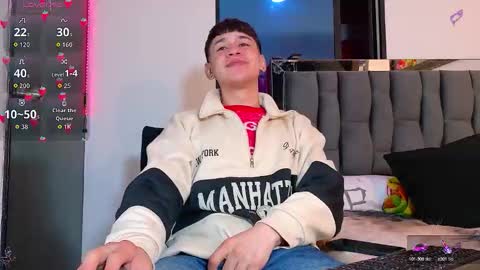 Snapshot of twink_daren chatting on September 2025 07:03:01 PM Mr Daren online show from September 2025 07:03:01 PM