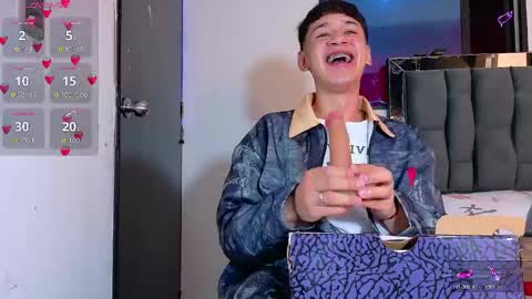 Snapshot of twink_daren chatting on September 2025 04:51:02 PM Mr Daren online show from September 2025 04:51:02 PM