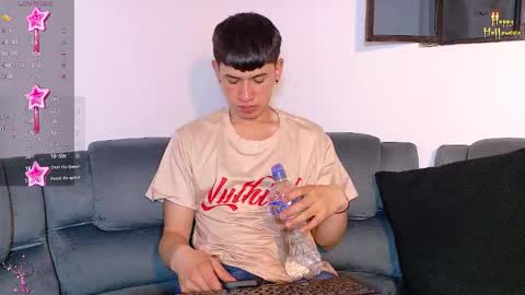 Snapshot of twink_daren chatting on October 2025 06:43:01 PM Mr Daren online show from October 2025 06:43:01 PM