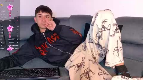 Snapshot of twink_daren chatting on November 2025 07:37:01 PM Mr Daren online show from November 2025 07:37:01 PM