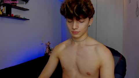 Snapshot of twink_dream__ chatting on May 2026 04:07:02 AM jhony online show from May 2026 04:07:02 AM