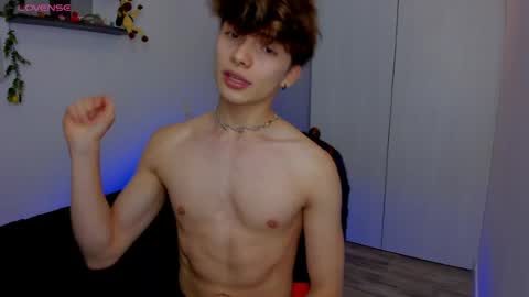 Snapshot of twink_dream__ chatting on May 2026 04:19:02 AM jhony online show from May 2026 04:19:02 AM