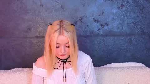 twinklefluff online show from March 2025 08:11:01 AM