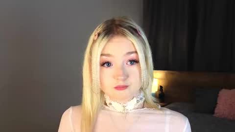 twinklefluff online show from October 2025 04:31:02 PM