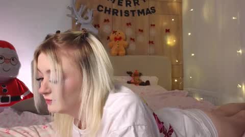 twinklefluff online show from December 2025 04:14:01 PM