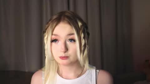 twinklefluff online show from February 2026 02:33:01 PM