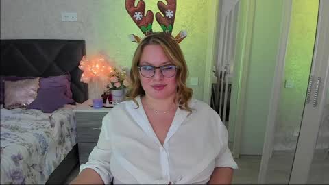 twinklingstar_ online show from December 2024 07:13:02 PM