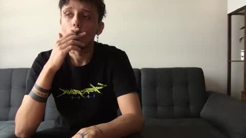 Derrick online show from October 2025 05:14:02 PM