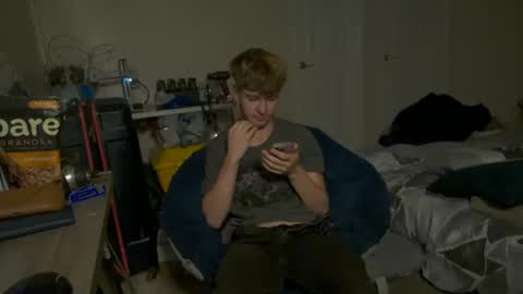 Snapshot of twinktools chatting on October 2025 01:53:01 PM shytwink online show from October 2025 01:53:01 PM