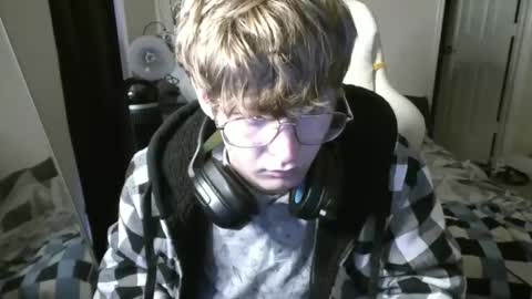 Snapshot of twinktools chatting on December 2025 11:45:02 PM shytwink online show from December 2025 11:45:02 PM