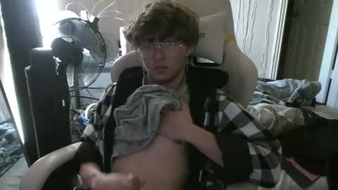 Snapshot of twinktools chatting on January 2026 06:44:02 PM shytwink online show from January 2026 06:44:02 PM