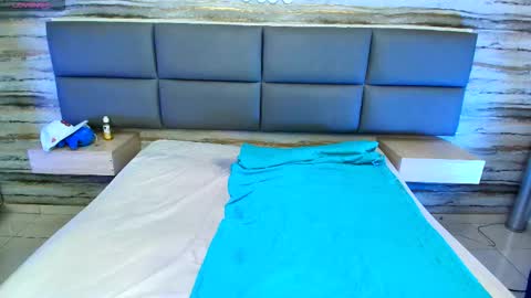 twinslovers_ online show from October 2025 09:15:02 PM