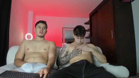 twintease online show from October 2025 03:22:01 PM