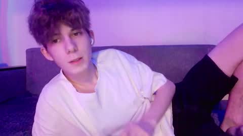 TwiShadow online show from February 2026 12:01:02 PM