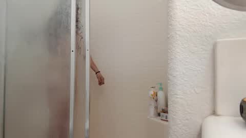 Snapshot of twistedlilpunk chatting on January 2025 09:26:02 PM twistedlilpunk online show from January 2025 09:26:02 PM