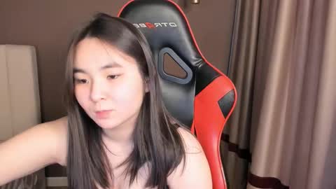 Snapshot of twitty_kiki chatting on March 2026 04:18:02 AM Kiki online show from March 2026 04:18:02 AM