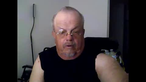 Snapshot of two_wheels_two_balls chatting on May 2026 07:44:01 PM two_wheels_two_balls online show from May 2026 07:44:01 PM