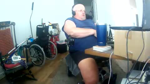 Snapshot of two_wheels_two_balls chatting on June 2026 04:12:01 PM two_wheels_two_balls online show from June 2026 04:12:01 PM